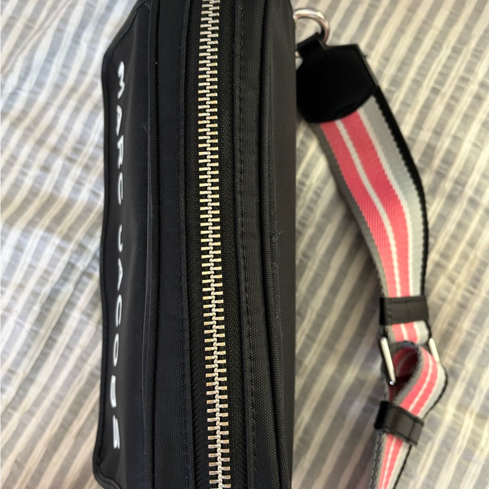 Marc Jacobs Black Crossbody Bag (Authentic) - Picture 3 of 9